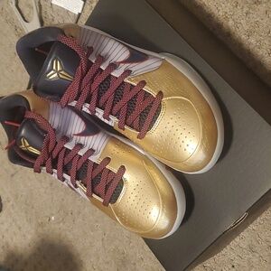 Kobe 4 Protro "Gold Medal"